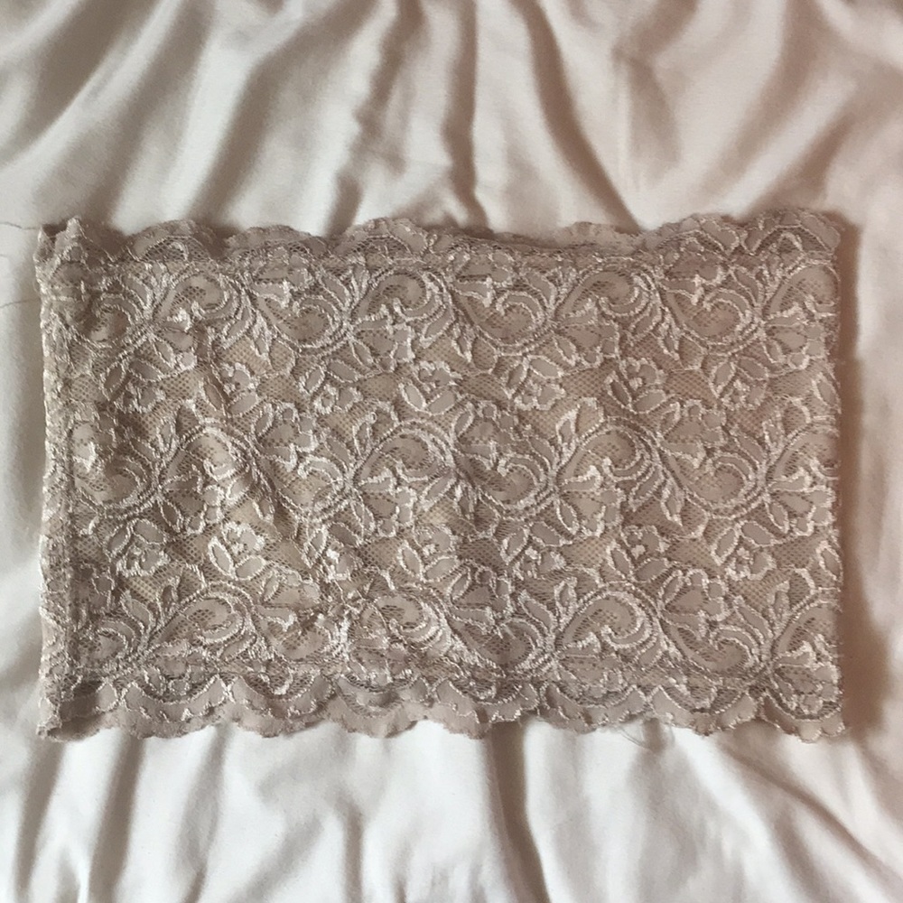 Small nude lace bandeau